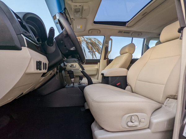 Mitsubishi Pajero 2016  Brown LHD Petrol AT SUV 4WD view 7
