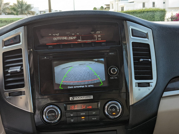 Mitsubishi Pajero 2016  Brown LHD Petrol AT SUV 4WD view 9