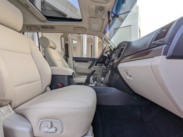 Mitsubishi Pajero 2016  Brown LHD Petrol AT SUV 4WD view 18
