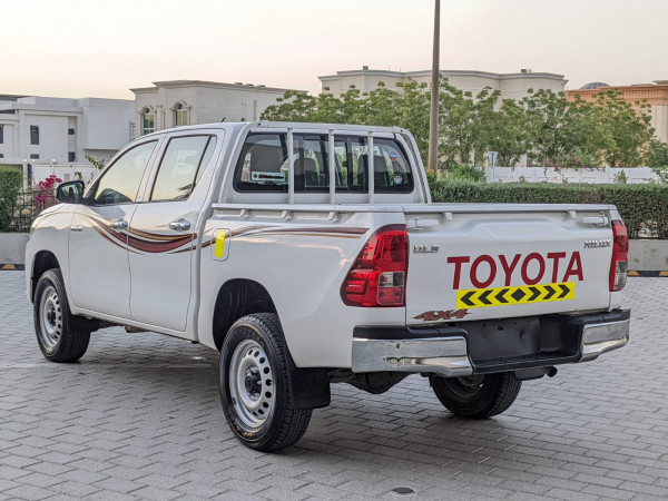 Toyota Hilux 2019  White LHD Diesel MT Pickup 4WD view 11
