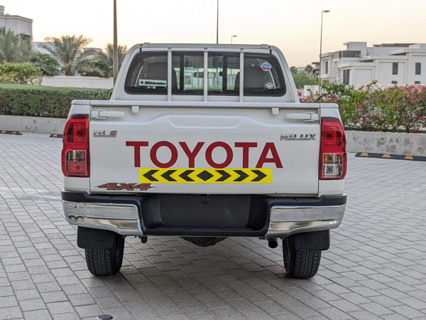 Toyota Hilux 2019  White LHD Diesel MT Pickup 4WD view 12
