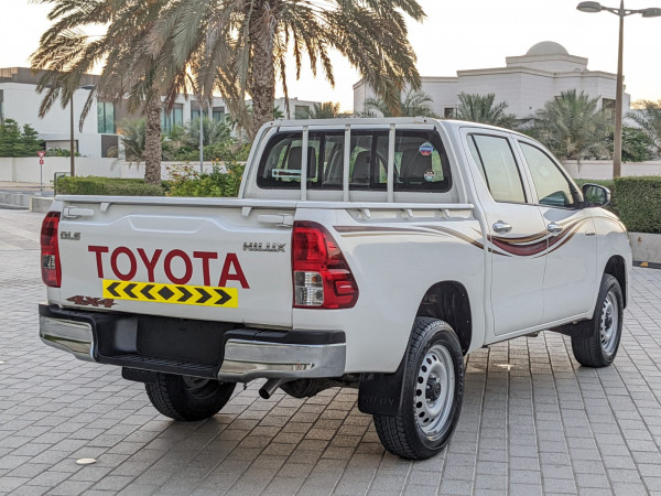 Toyota Hilux 2019  White LHD Diesel MT Pickup 4WD view 13