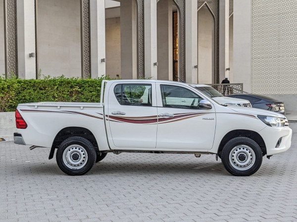 Toyota Hilux 2019  White LHD Diesel MT Pickup 4WD view 14