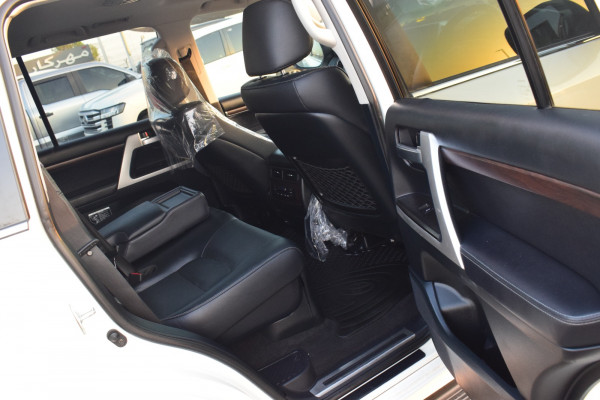 Toyota Land Cruiser 2020  White RHD Diesel AT SUV 4WD view 2