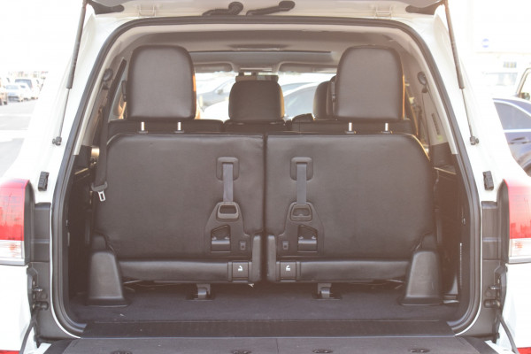 Toyota Land Cruiser 2020  White RHD Diesel AT SUV 4WD view 7