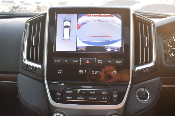 Toyota Land Cruiser 2020  White RHD Diesel AT SUV 4WD view 9