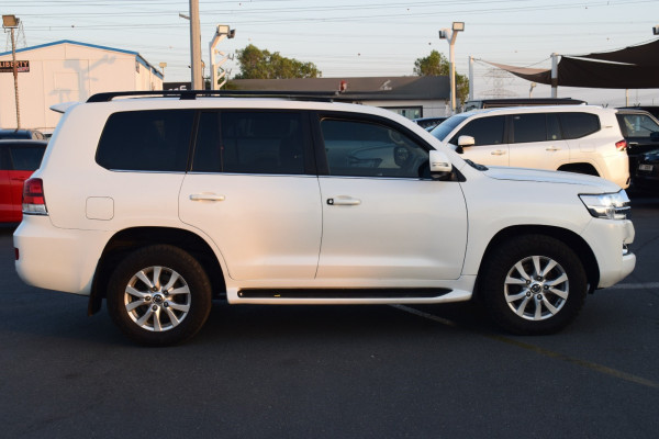 Toyota Land Cruiser 2020  White RHD Diesel AT SUV 4WD view 10