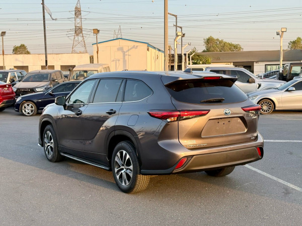 Toyota Highlander 2021/ Grey LHD Hybrid AT SUV 2WD