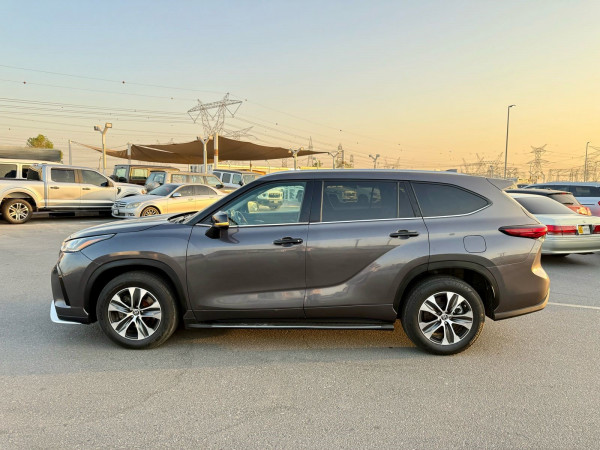 Toyota Highlander 2021/ Grey LHD Hybrid AT SUV 2WD view 8