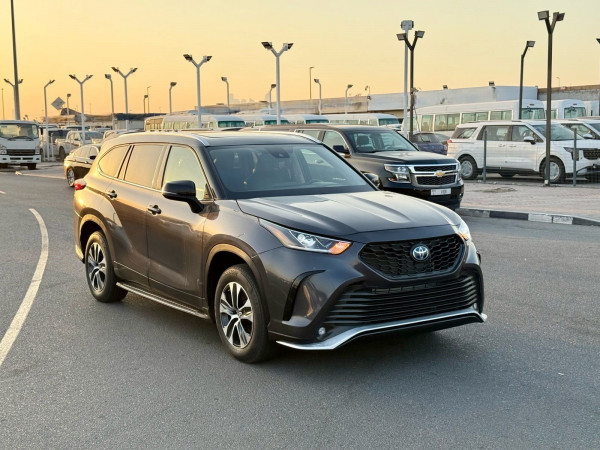 Toyota Highlander 2021/ Grey LHD Hybrid AT SUV 2WD view 16