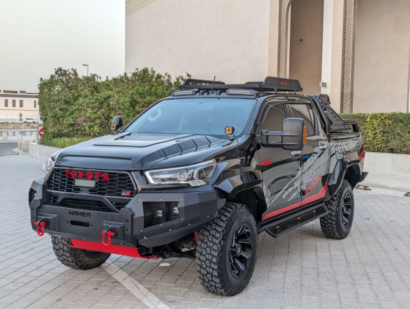 Toyota Hilux 2019/ Black LHD Petrol AT Pickup 4WD