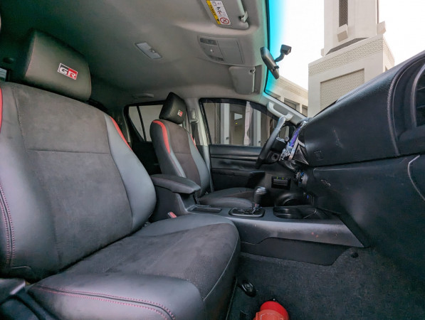 Toyota Hilux 2019/ Black LHD Petrol AT Pickup 4WD view 3