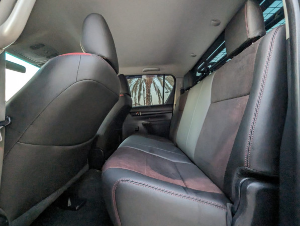 Toyota Hilux 2019/ Black LHD Petrol AT Pickup 4WD view 8