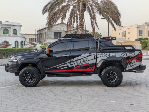 Toyota Hilux 2019/ Black LHD Petrol AT Pickup 4WD view 12