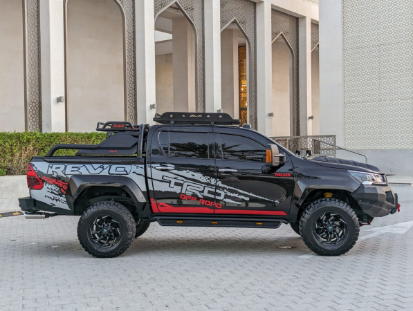 Toyota Hilux 2019/ Black LHD Petrol AT Pickup 4WD view 16