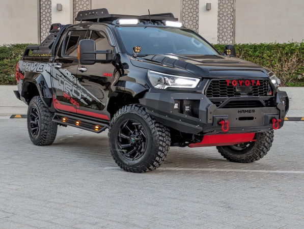 Toyota Hilux 2019/ Black LHD Petrol AT Pickup 4WD view 21