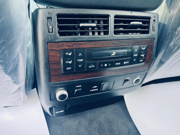 Toyota Land Cruiser 2020/ Silver RHD Diesel AT SUV 4WD view 5