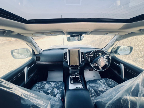 Toyota Land Cruiser 2020/ Silver RHD Diesel AT SUV 4WD view 9