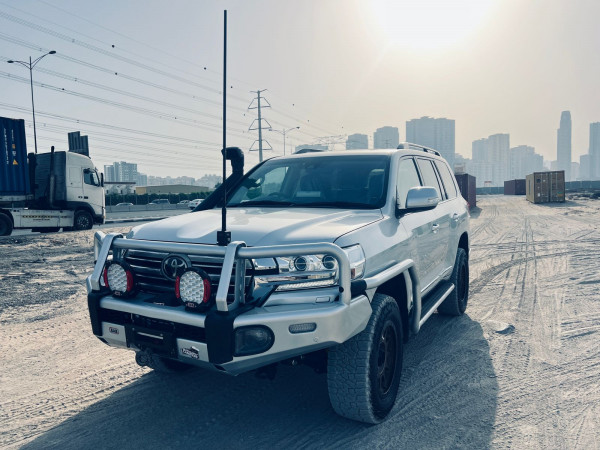 Toyota Land Cruiser 2020/ Silver RHD Diesel AT SUV 4WD view 10