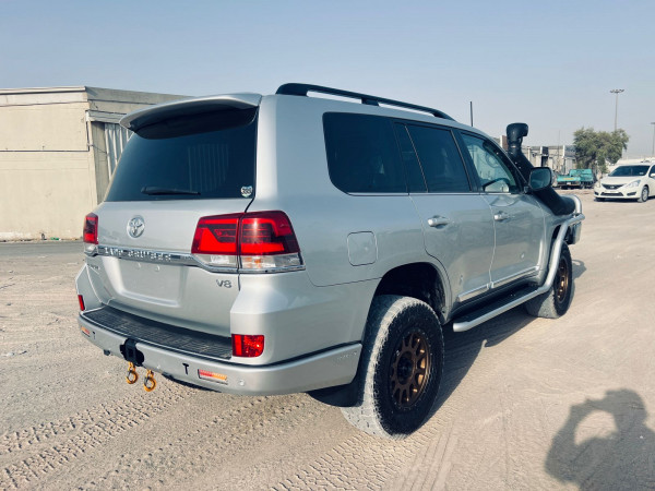 Toyota Land Cruiser 2020/ Silver RHD Diesel AT SUV 4WD view 15