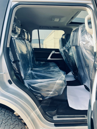 Toyota Land Cruiser 2020/ Silver RHD Diesel AT SUV 4WD view 16