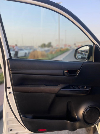 Toyota Hilux 2018/ White LHD Petrol AT Pickup 4WD view 11