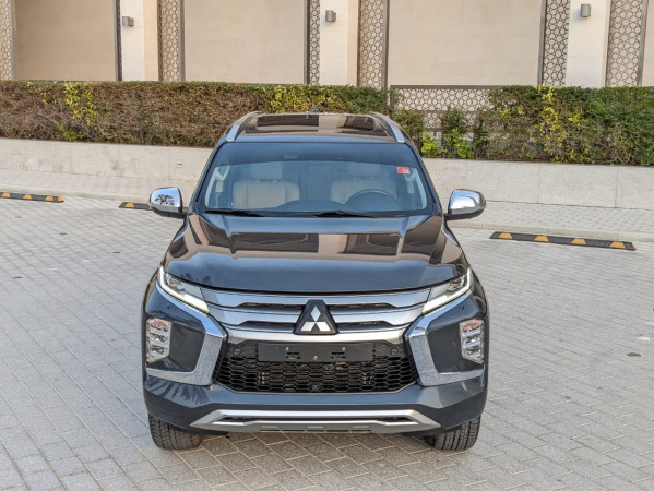 Mitsubishi Montero 2021/ Grey LHD Petrol AT SUV 4WD