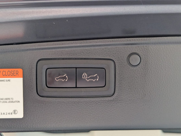 Mitsubishi Montero 2021/ Grey LHD Petrol AT SUV 4WD view 4