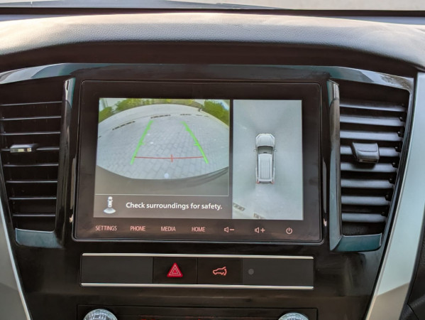 Mitsubishi Montero 2021/ Grey LHD Petrol AT SUV 4WD view 10