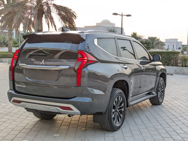 Mitsubishi Montero 2021/ Grey LHD Petrol AT SUV 4WD view 12