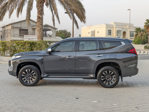 Mitsubishi Montero 2021/ Grey LHD Petrol AT SUV 4WD view 19