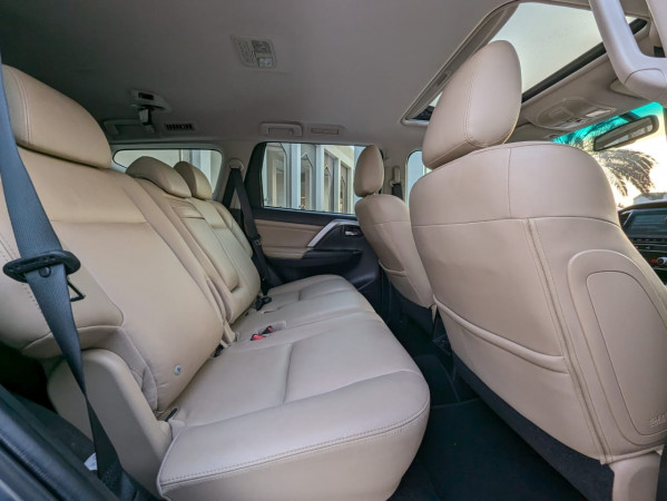 Mitsubishi Montero 2021/ Grey LHD Petrol AT SUV 4WD view 20
