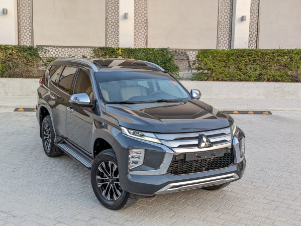 Mitsubishi Montero 2021/ Grey LHD Petrol AT SUV 4WD view 22