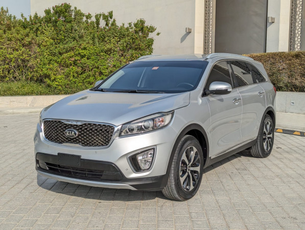 Kia Sorento 2016/ Silver LHD Petrol AT SUV 2WD view 11