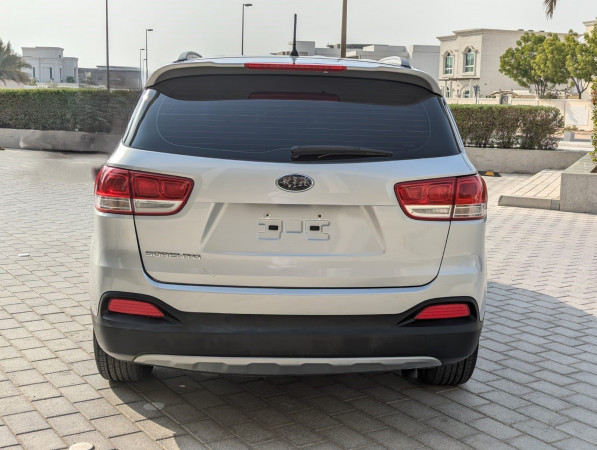 Kia Sorento 2016/ Silver LHD Petrol AT SUV 2WD view 12