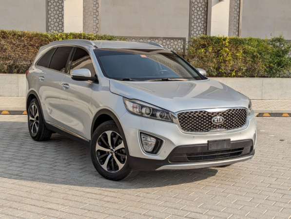 Kia Sorento 2016/ Silver LHD Petrol AT SUV 2WD view 18
