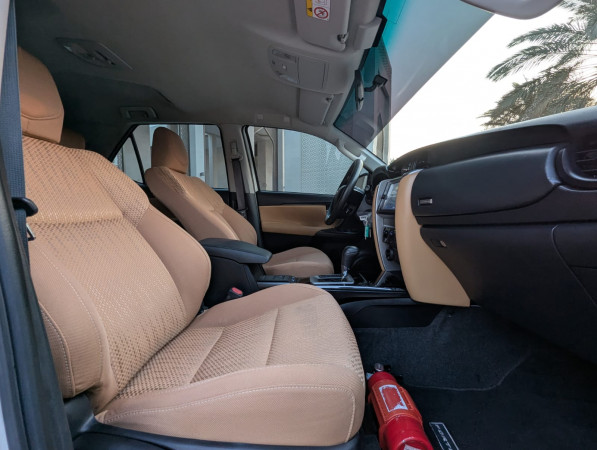Toyota Fortuner 2021/ White LHD Petrol AT SUV 4WD view 3
