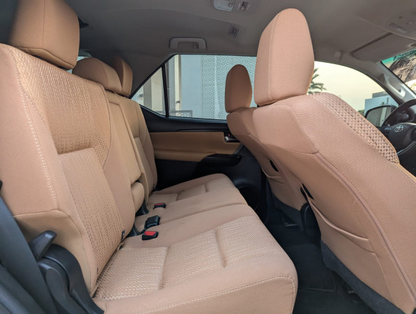 Toyota Fortuner 2021/ White LHD Petrol AT SUV 4WD view 6