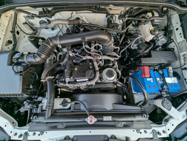 Toyota Fortuner 2021/ White LHD Petrol AT SUV 4WD view 9