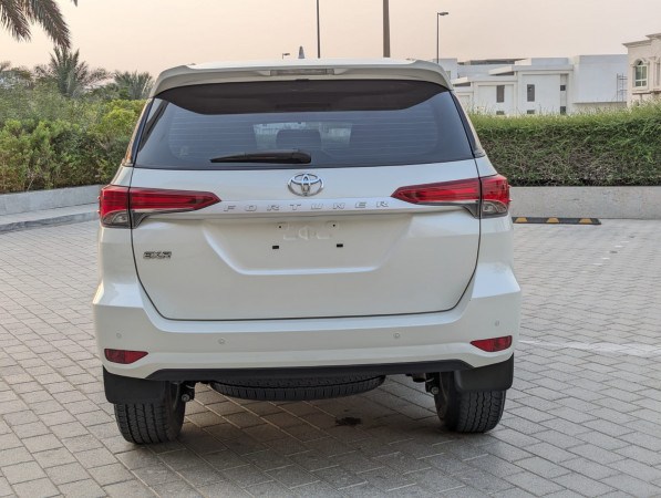 Toyota Fortuner 2021/ White LHD Petrol AT SUV 4WD view 10