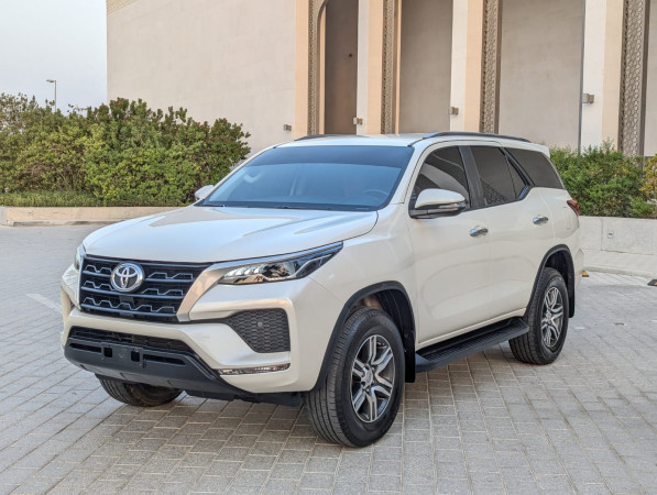 Toyota Fortuner 2021/ White LHD Petrol AT SUV 4WD view 11