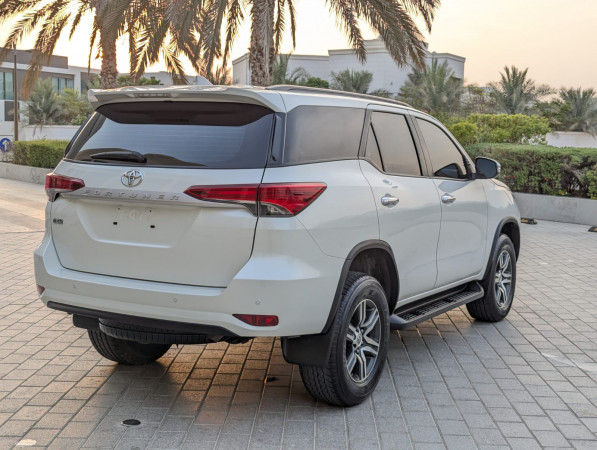 Toyota Fortuner 2021/ White LHD Petrol AT SUV 4WD view 14