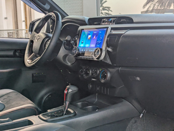 Toyota Hilux 2020  Black LHD Petrol AT Pickup 4WD view 7