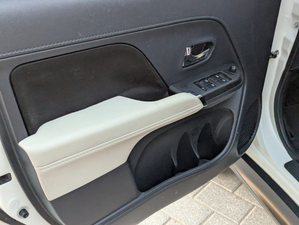 Toyota Rush 2020/ White LHD Petrol AT SUV 2WD view 5