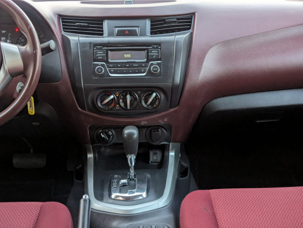 Nissan Navara 2022/ White LHD Petrol AT Pickup 4WD view 5