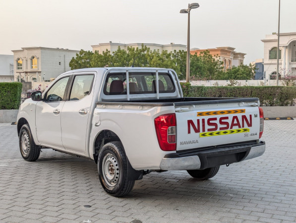 Nissan Navara 2022/ White LHD Petrol AT Pickup 4WD view 14