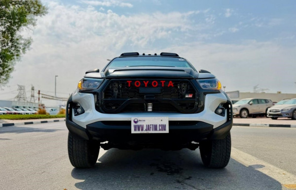 Toyota Hilux 2023/ Silver RHD Diesel AT Pickup 4WD