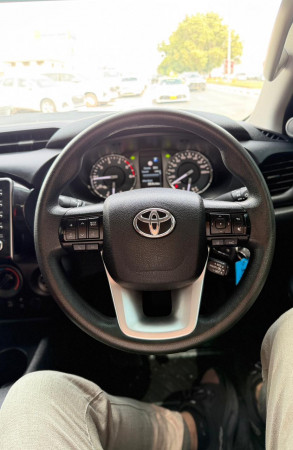 Toyota Hilux 2023/ Silver RHD Diesel AT Pickup 4WD view 5