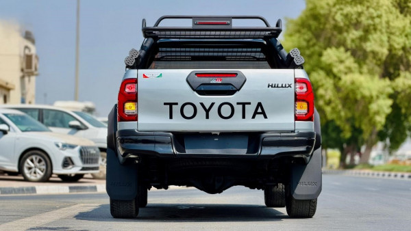 Toyota Hilux 2023/ Silver RHD Diesel AT Pickup 4WD view 10