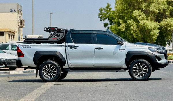 Toyota Hilux 2023/ Silver RHD Diesel AT Pickup 4WD view 13